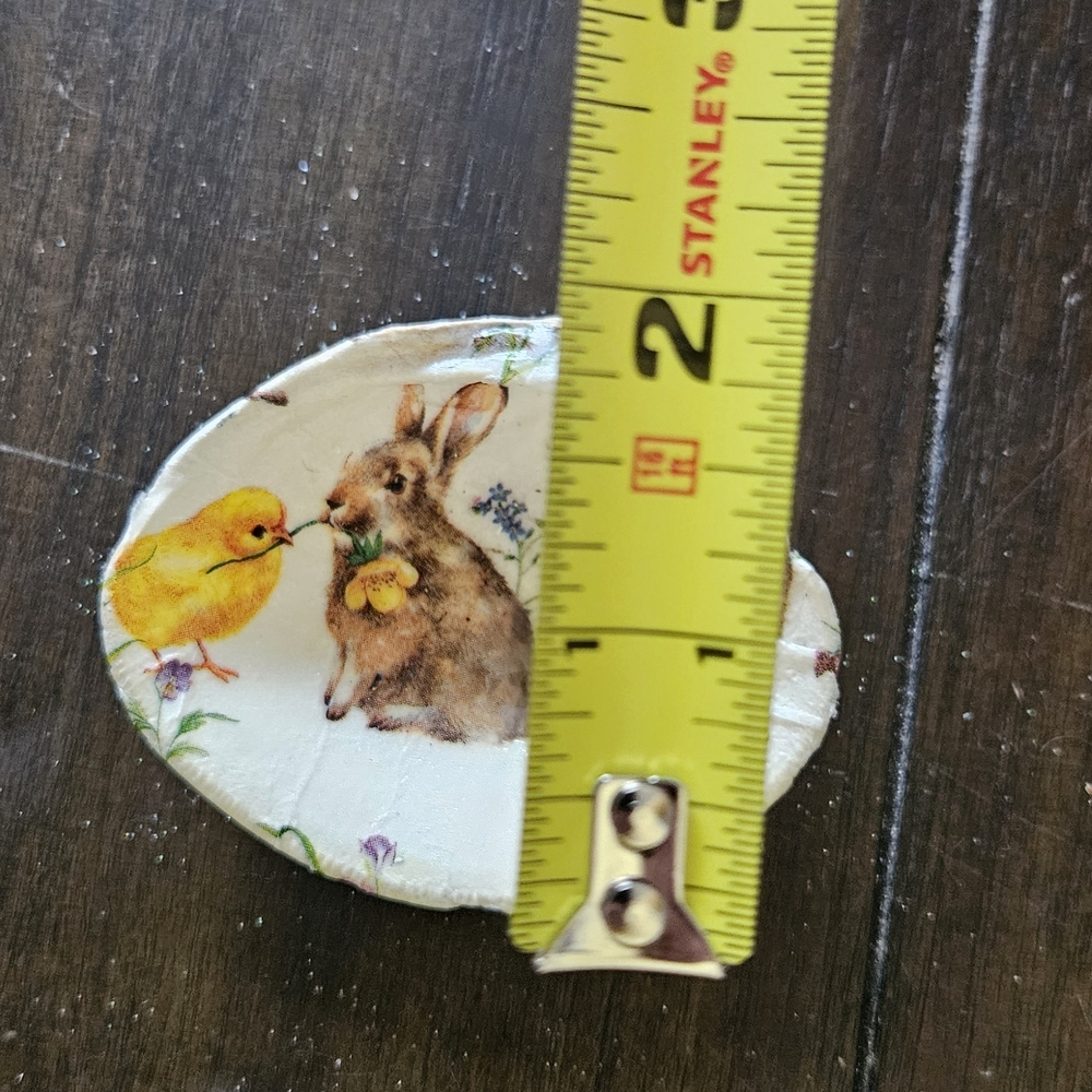 Decorative Plate with Rabbit and Chick Design - Picture 3 of 4